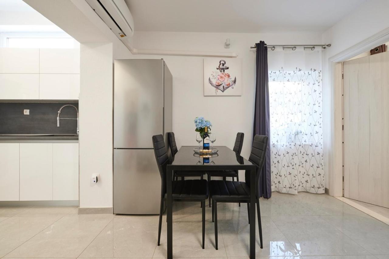 Apartment Josip Ciovo โตรกีร์ ภายนอก รูปภาพ
