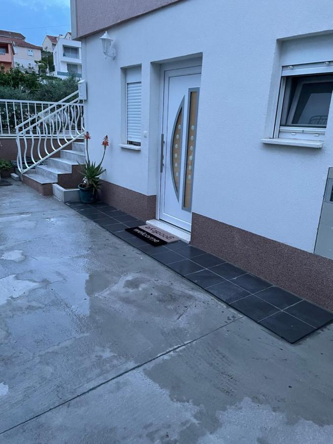 Apartment Josip Ciovo โตรกีร์ ภายนอก รูปภาพ